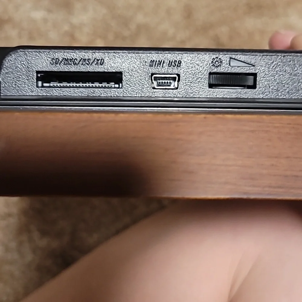 Digital picture frame